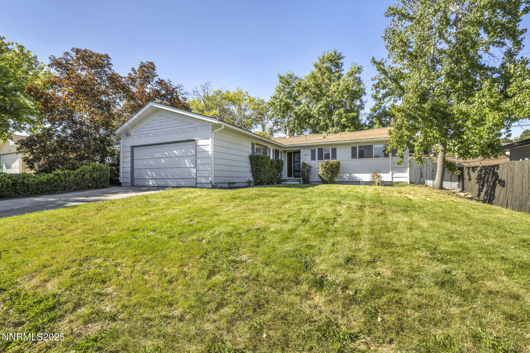 4-web-or-mls-3235-bryan-st