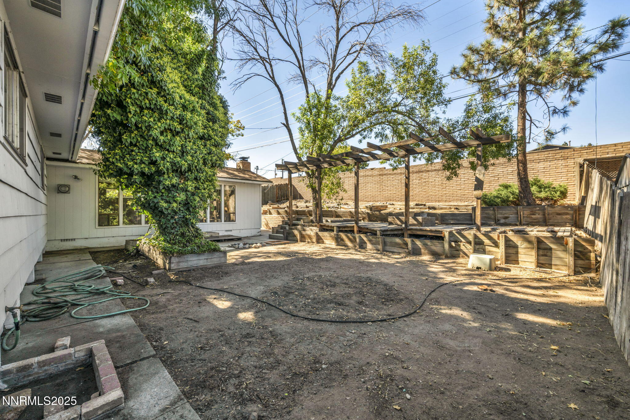 5-web-or-mls-3235-bryan-st