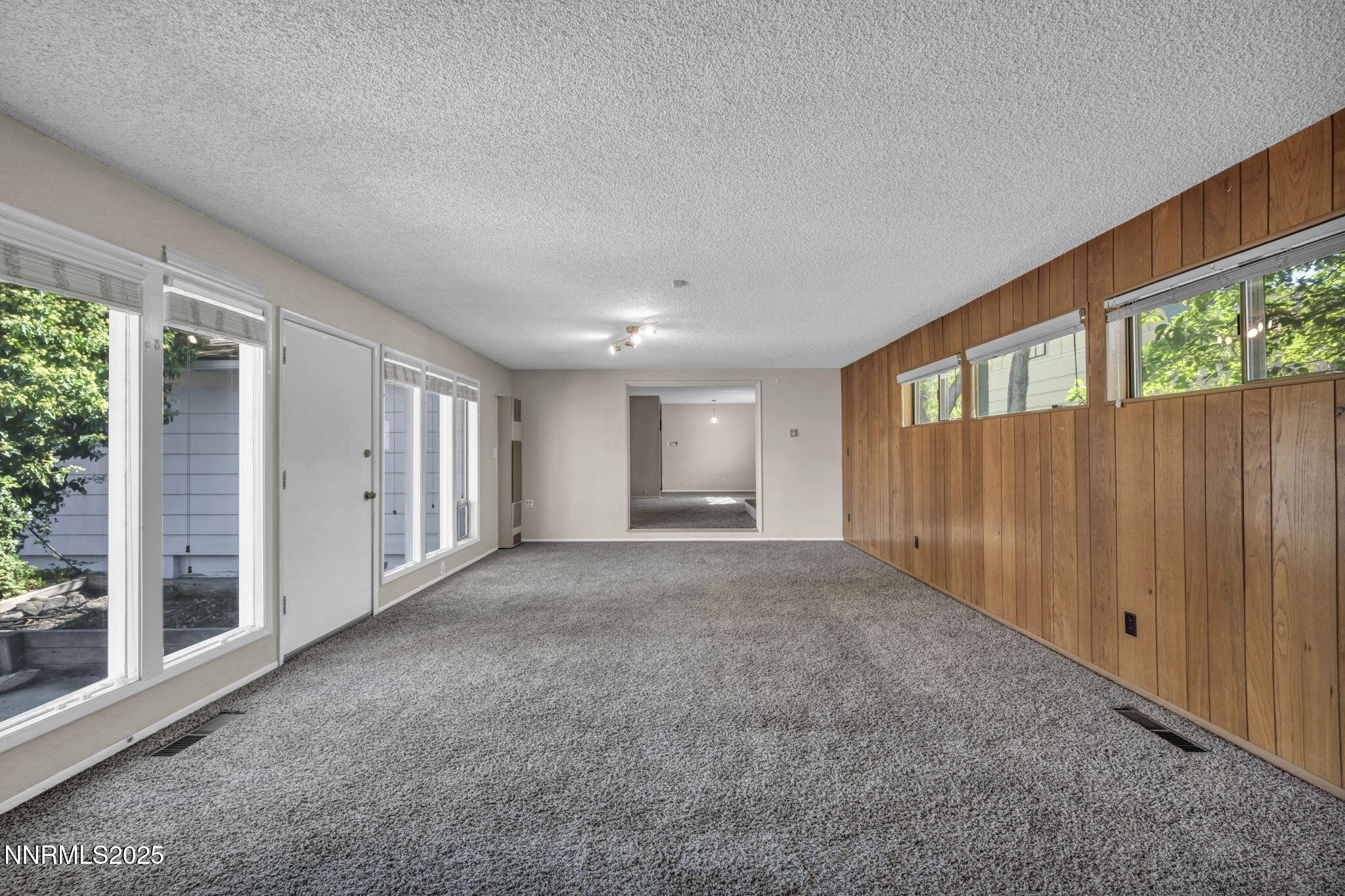 39-web-or-mls-3235-bryan-st