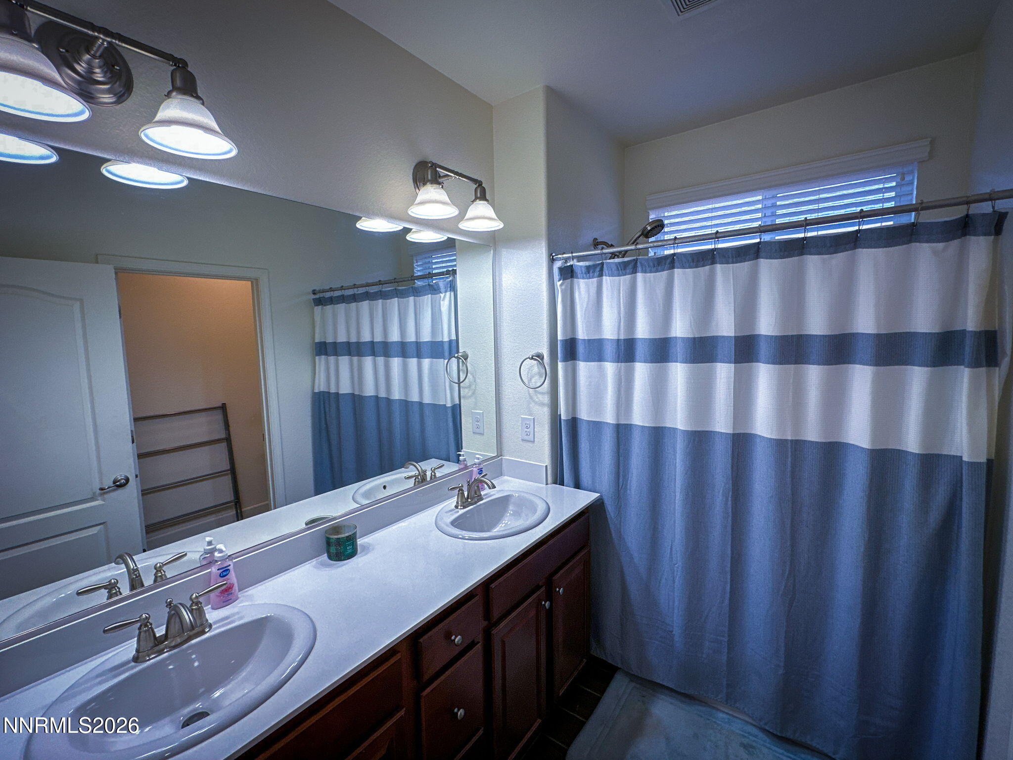 7-web-or-mls-Guest Bath