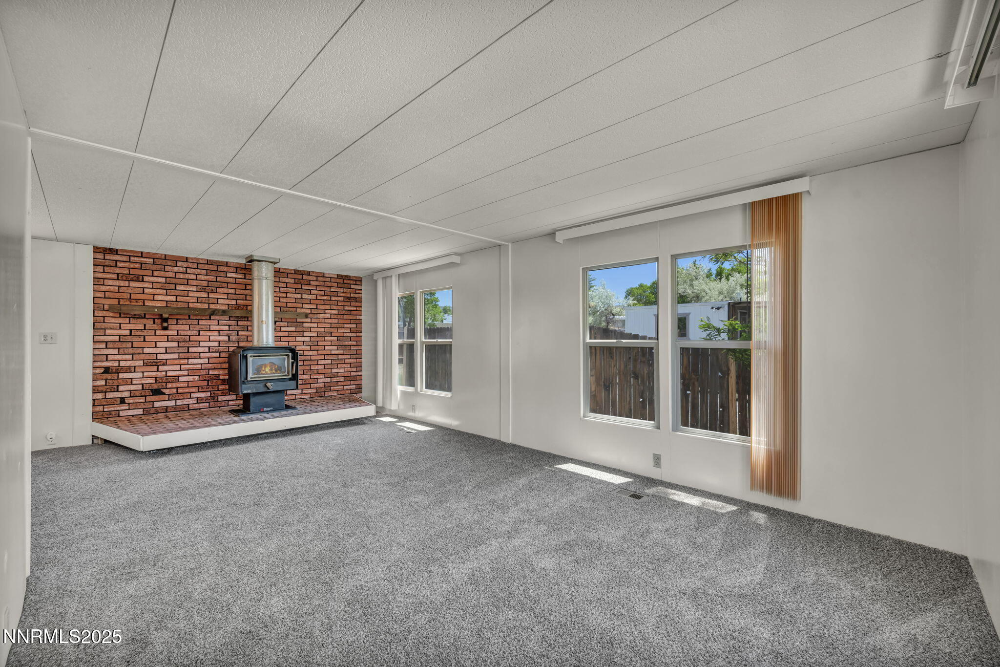 24-web-or-mls-280-pisces-cir