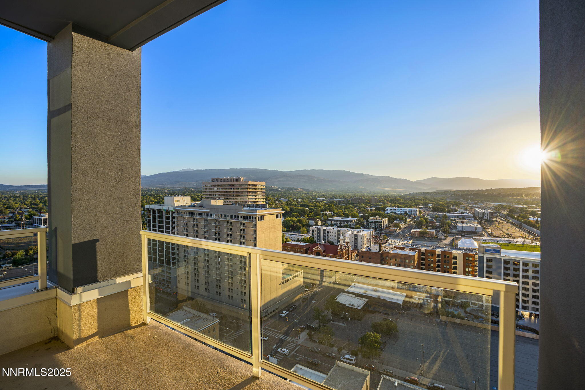 255 N Sierra Street 2303