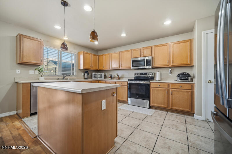 8740 Winding Creek Drive (9 of 24)