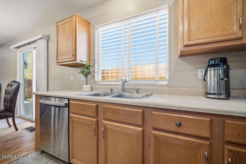 8740 Winding Creek Drive (11 of 24)