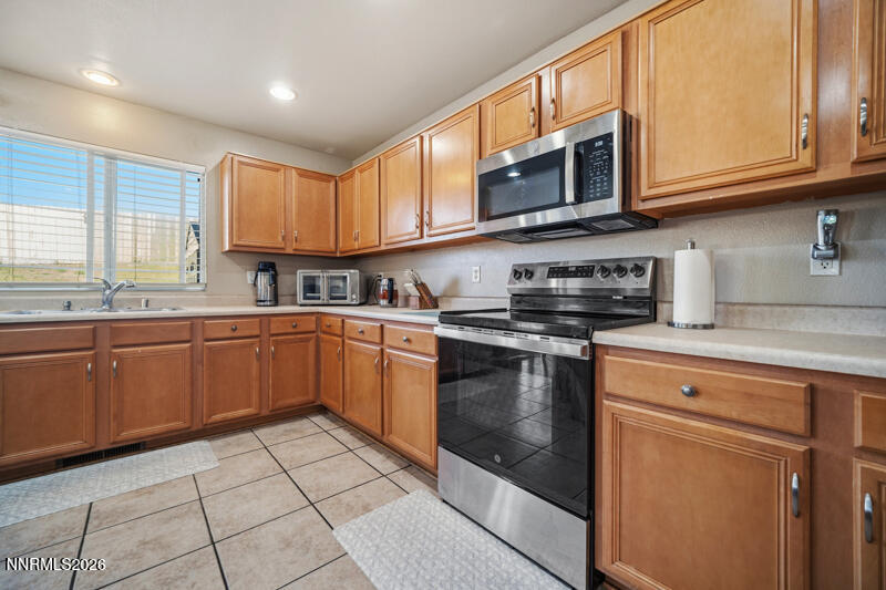 8740 Winding Creek Drive (10 of 24)