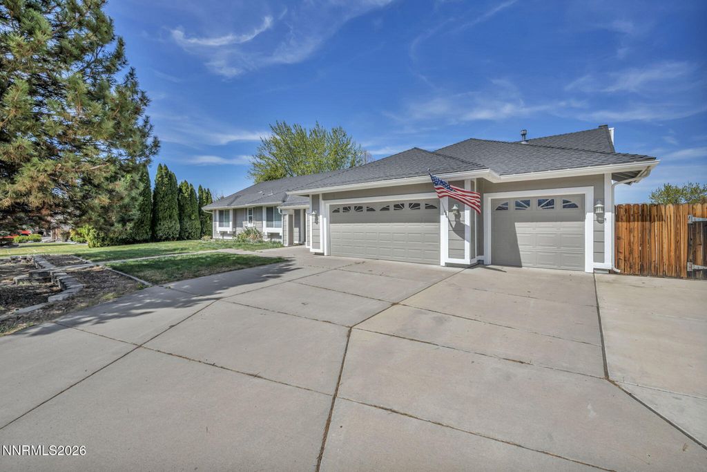 Photo of 25 Desert Peak Court, Sparks, NV 89441 (MLS # 260003784)
