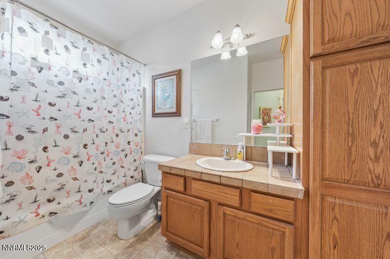 Canary Hall Bathroom