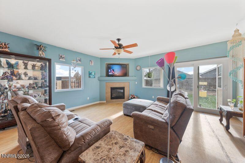 Canary living room slider