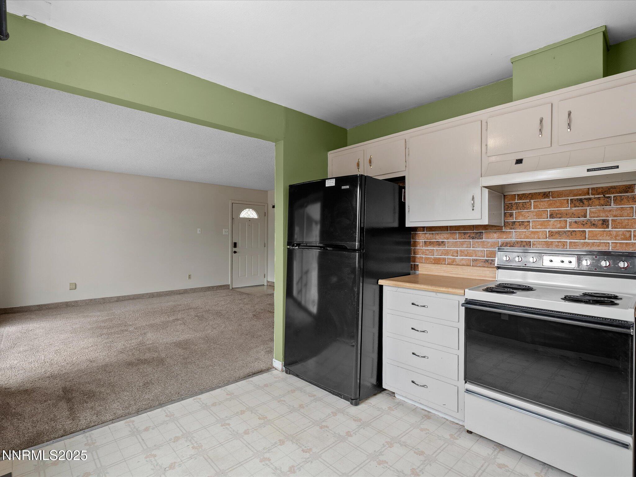 11-7580 Yorkshire Dr-110