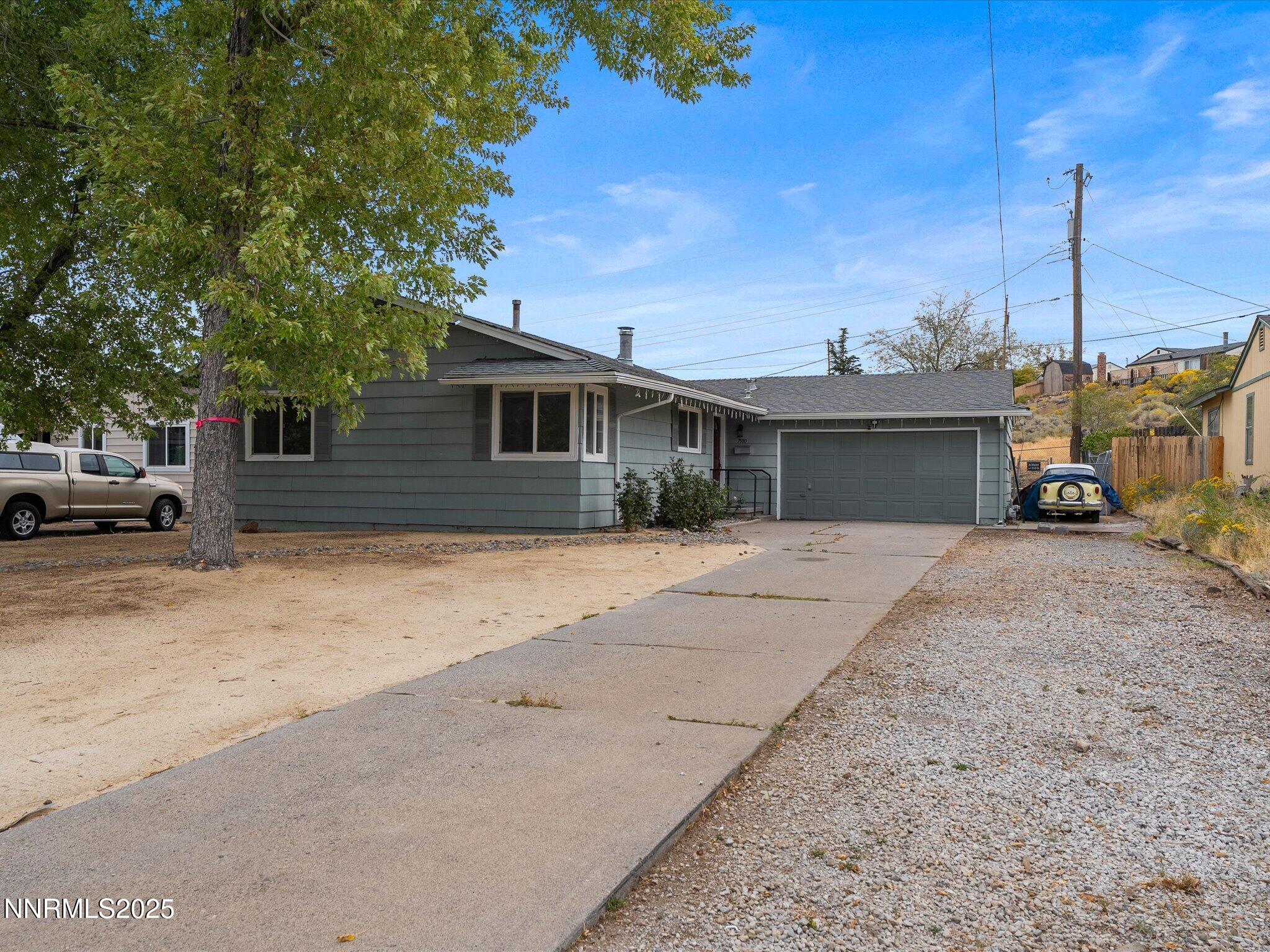 01-7580 Yorkshire Dr-100