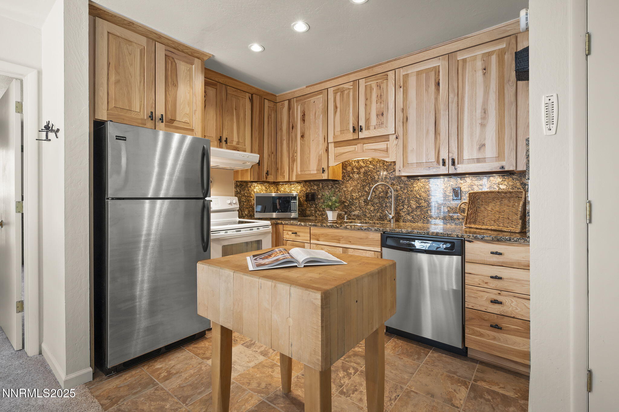 11-web-or-mls-A7409960