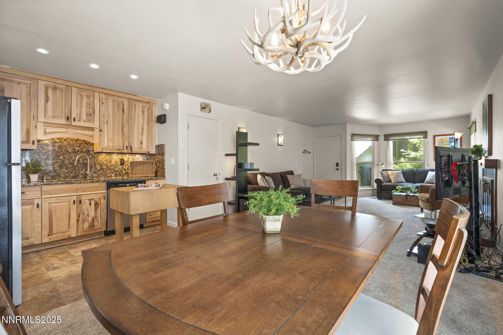 10-web-or-mls-A7409936