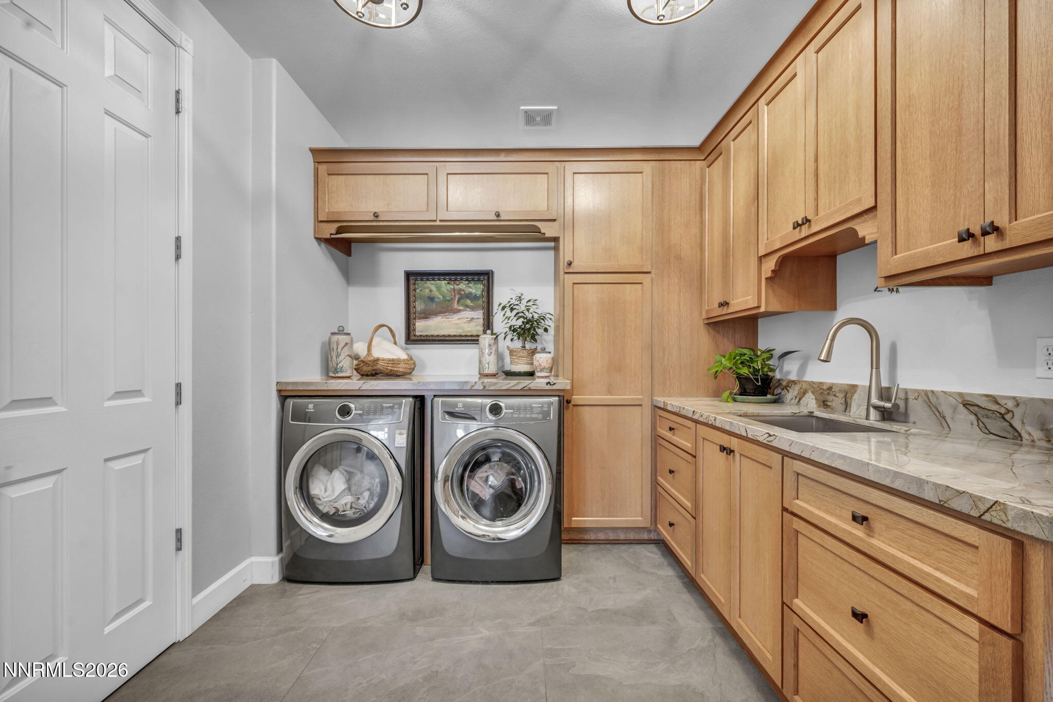 101-web-or-mls-14255-black-eagle-ct