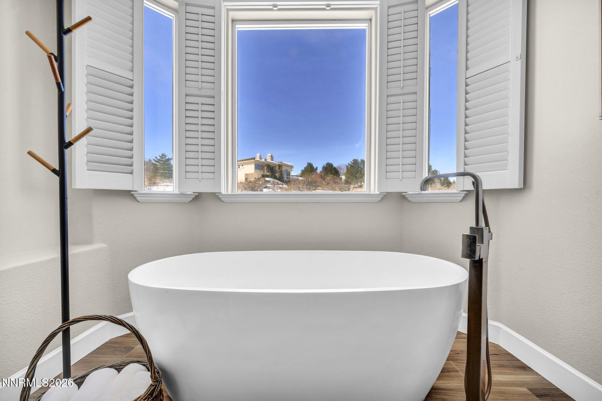 98-web-or-mls-14255-black-eagle-ct