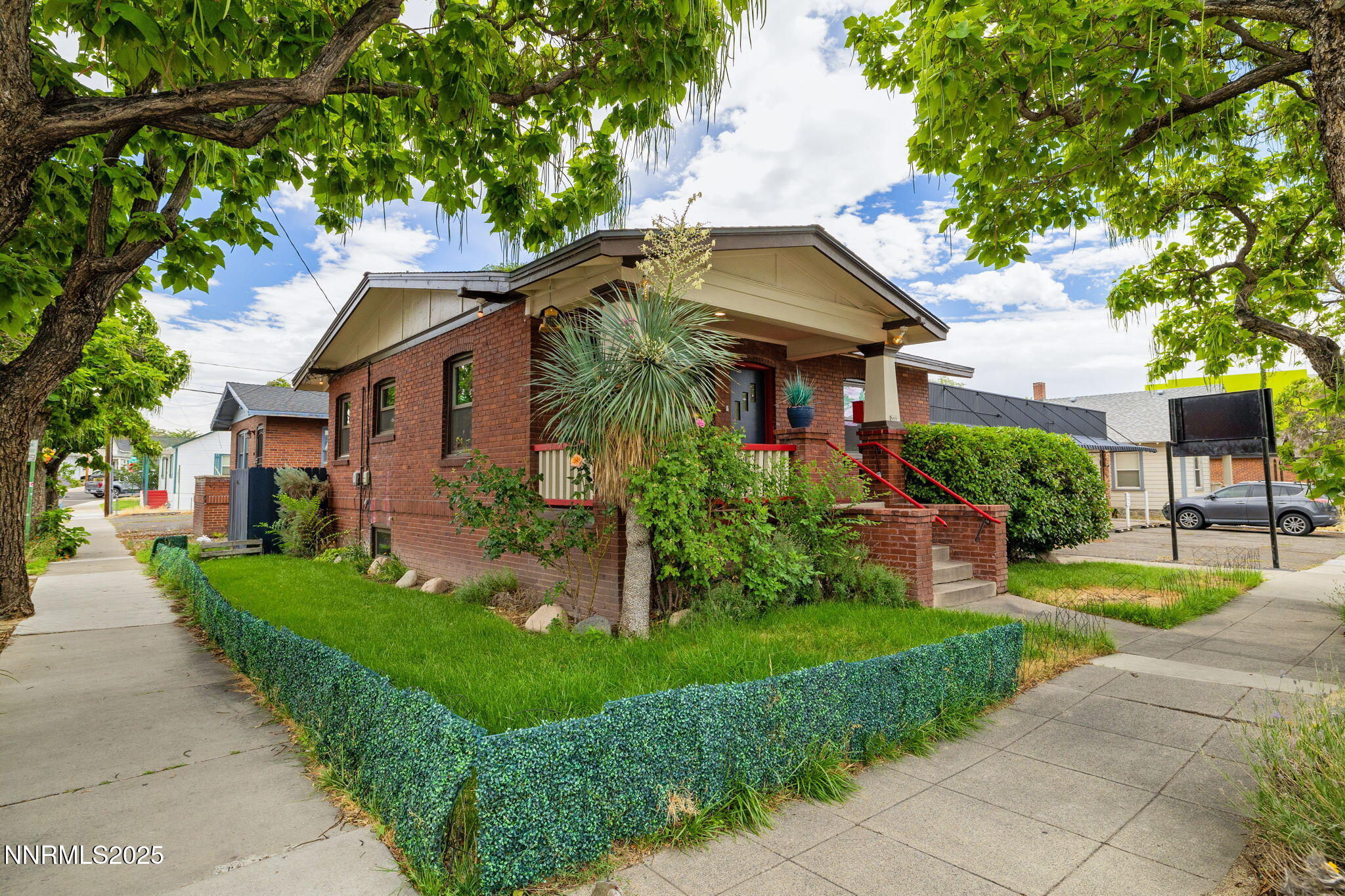 25-web-or-mls-800 S Center-18