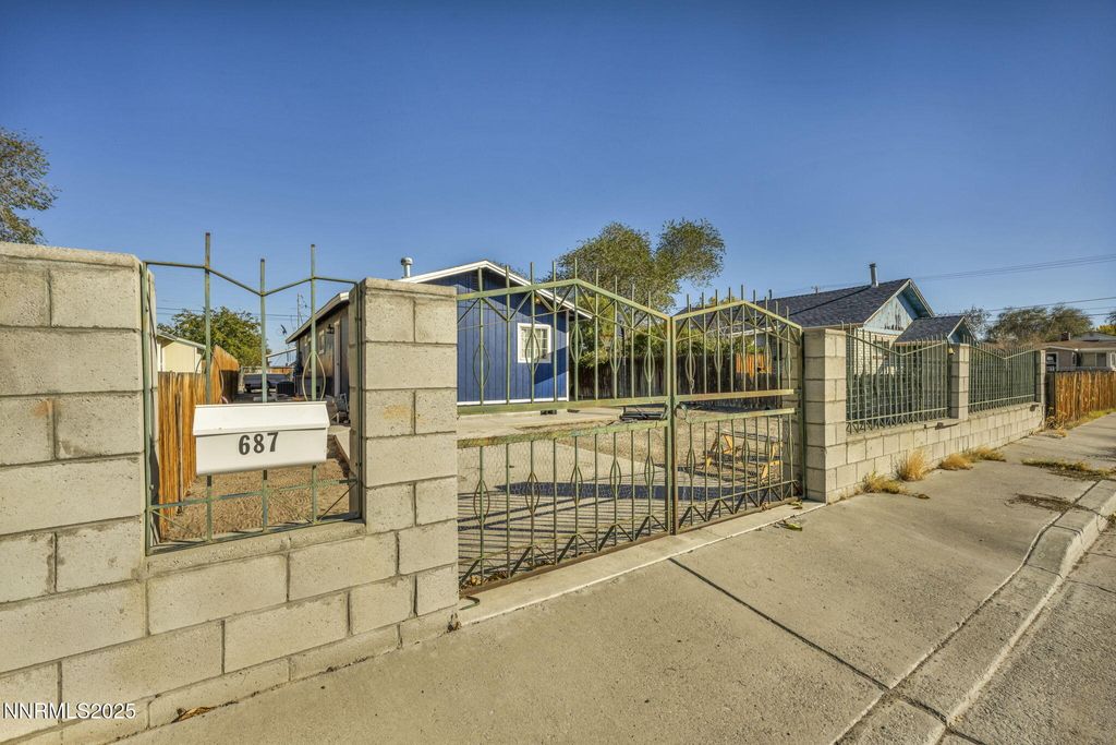 Photo of 687 Douglas Street, Fallon, NV 89406 (MLS # 250059168)