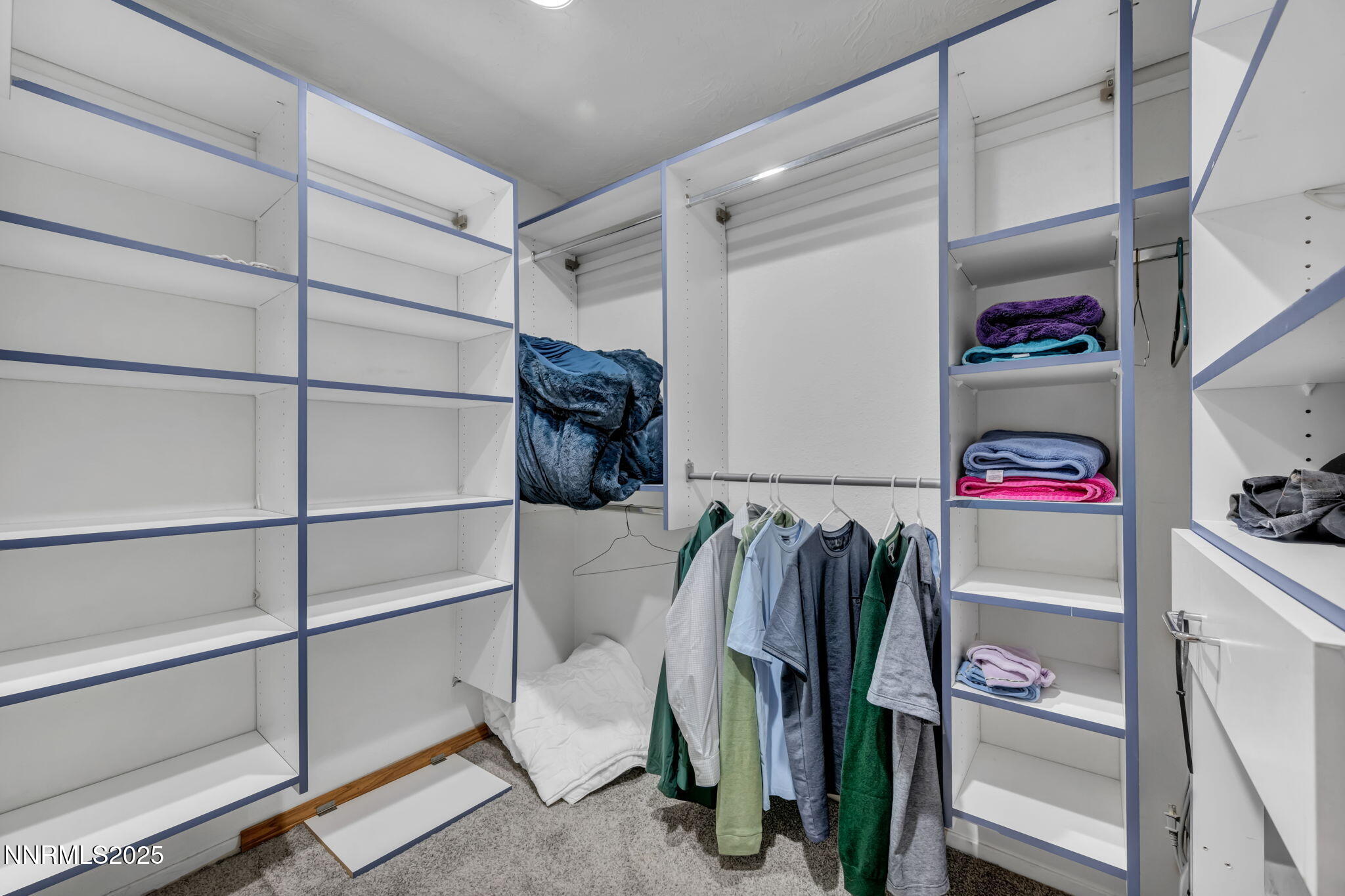 64-web-or-mls-2925-s-escondido-ct