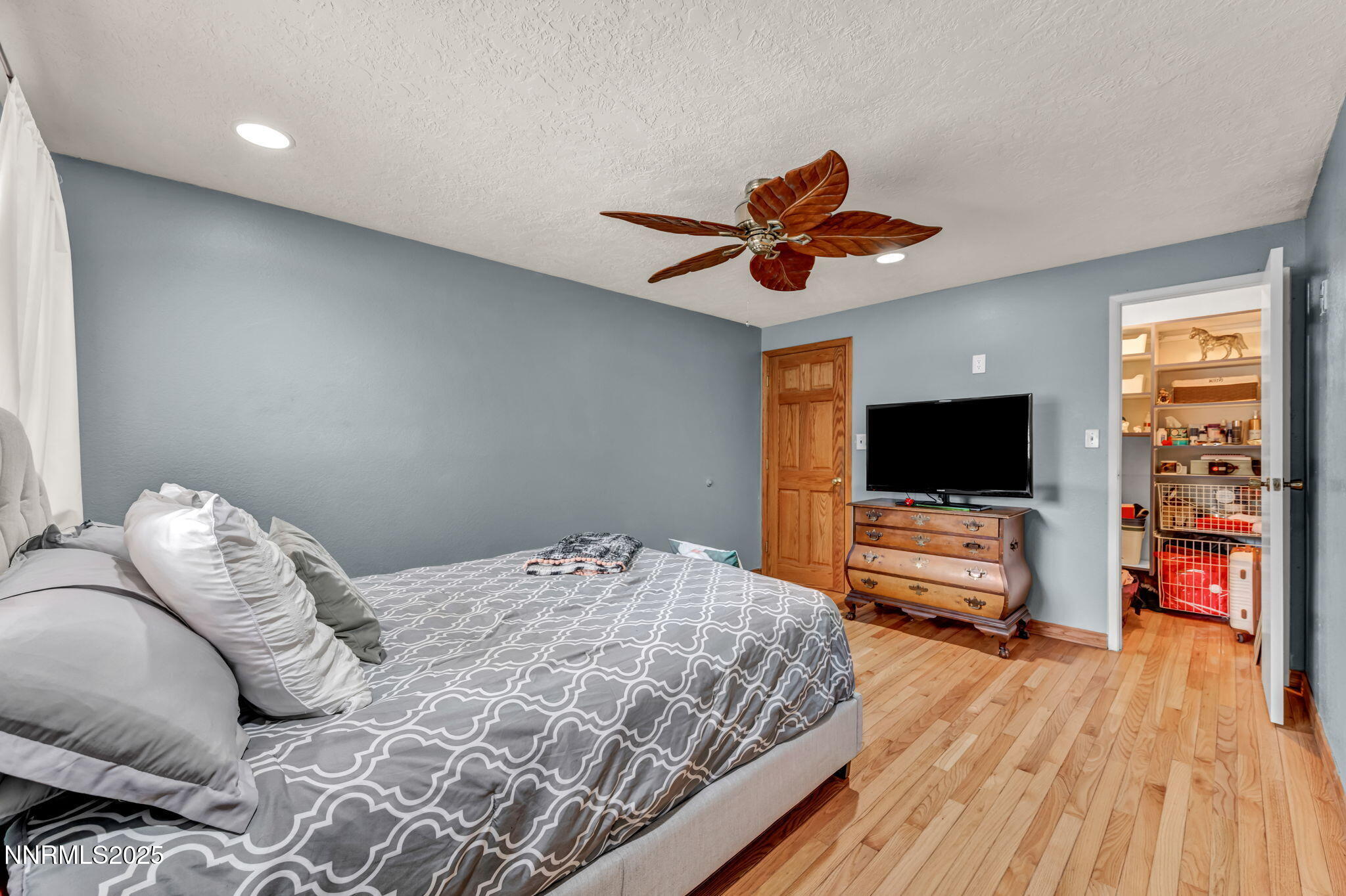 57-web-or-mls-2925-s-escondido-ct