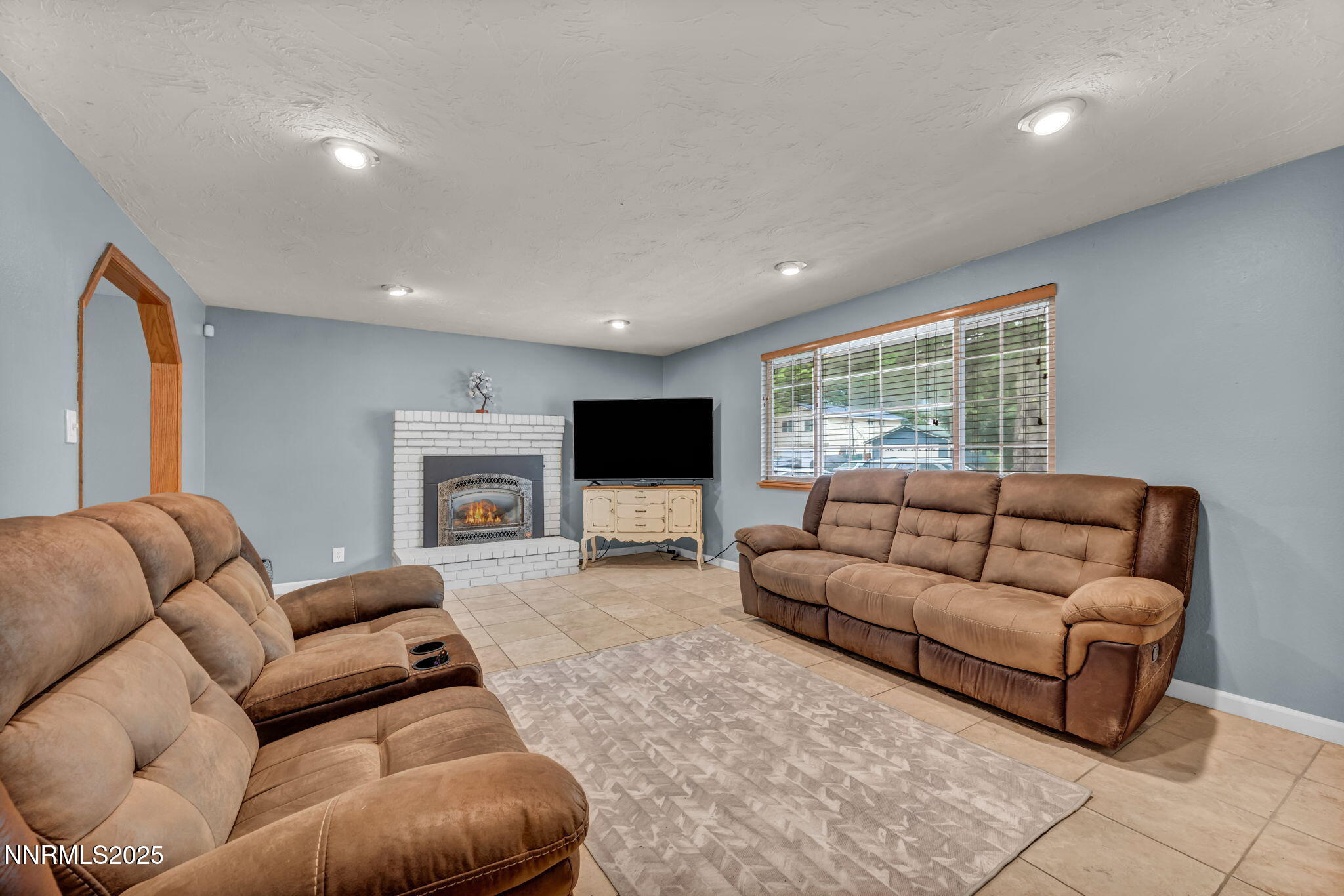 46-web-or-mls-2925-s-escondido-ct