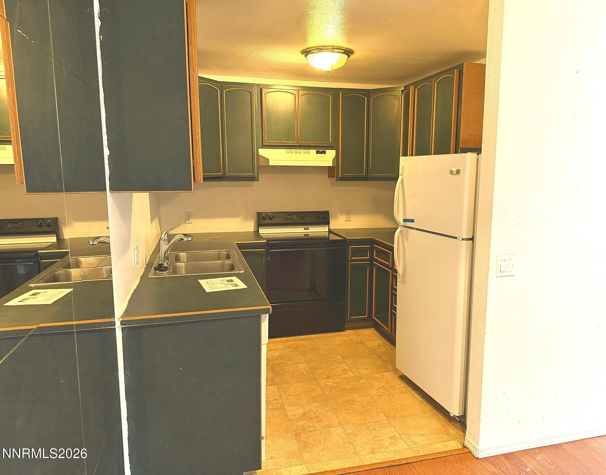 2385 Tripp Drive 8