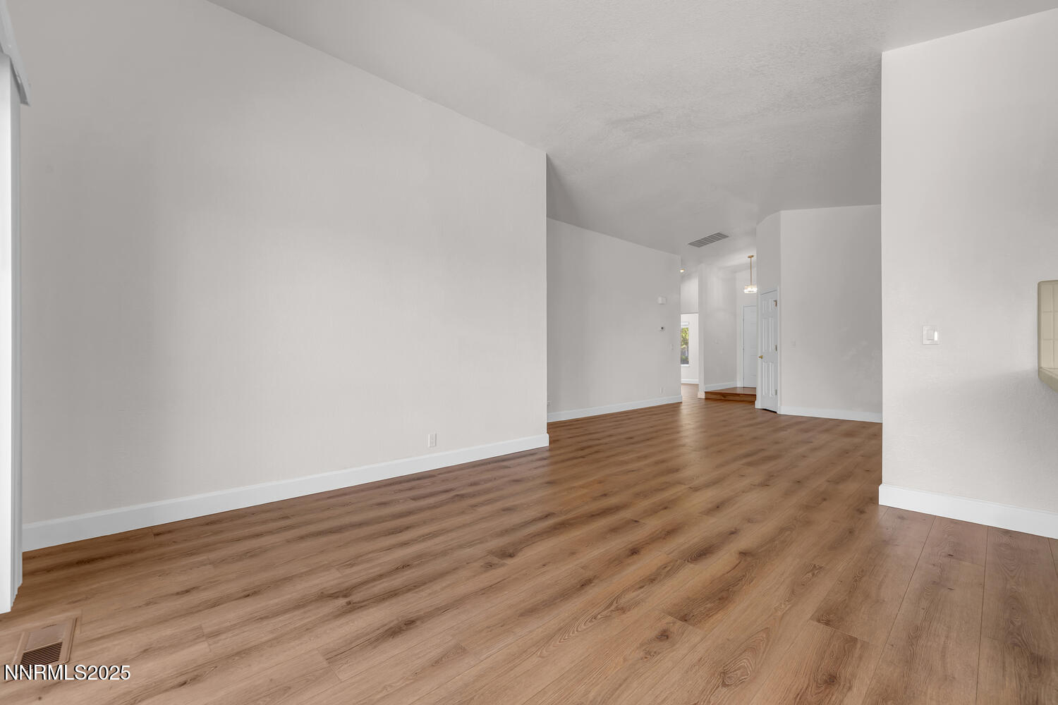 2240 Silver Ridge Dr Reno NV-large-005-0