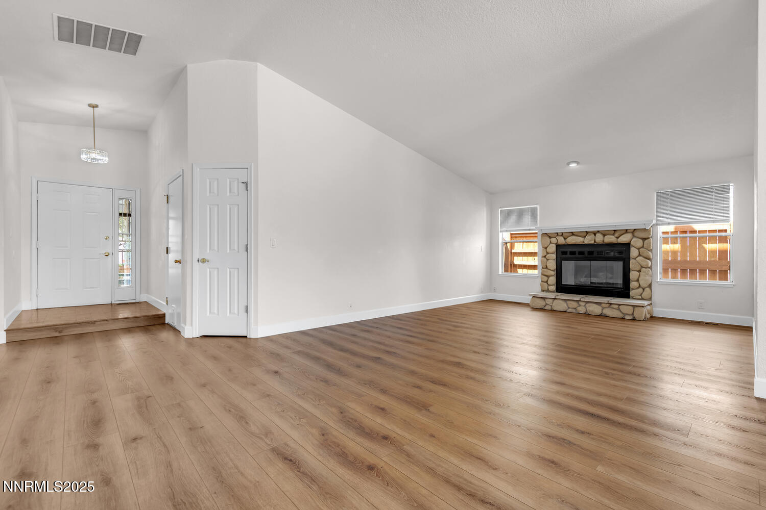 2240 Silver Ridge Dr Reno NV-large-015-0