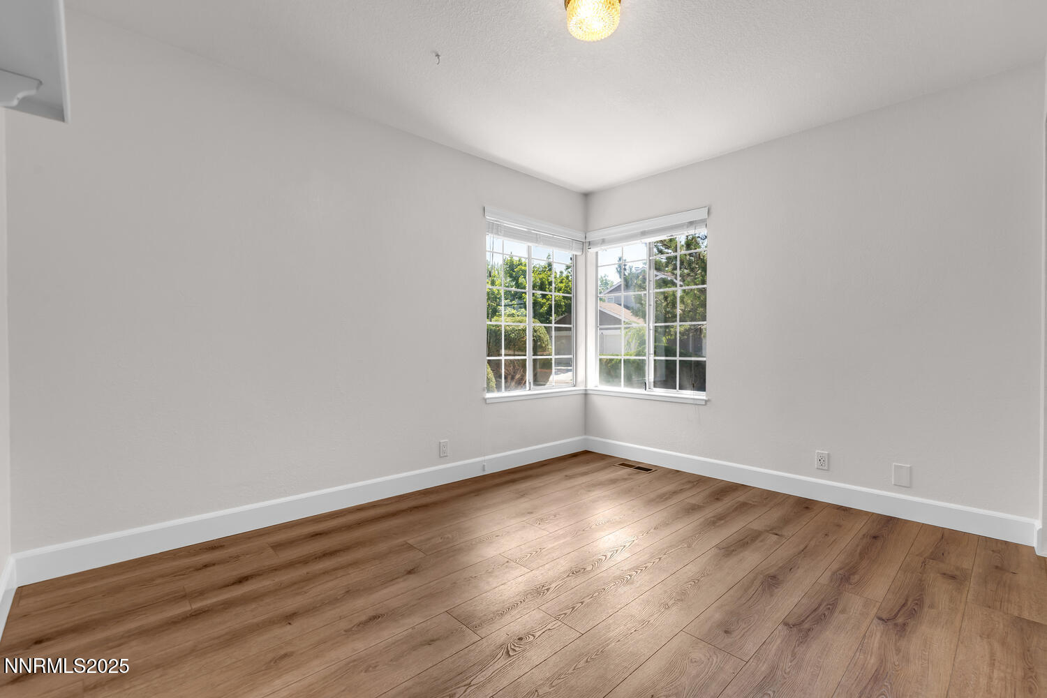 2240 Silver Ridge Dr Reno NV-large-023-0