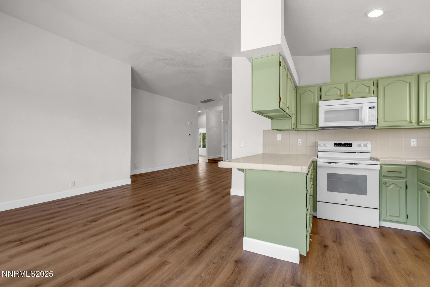 2240 Silver Ridge Dr Reno NV-large-009-0