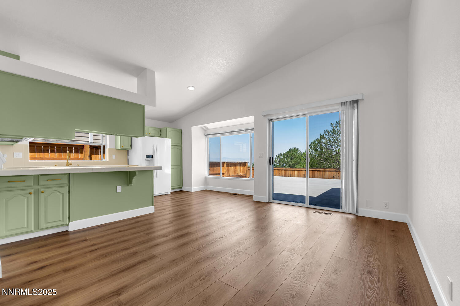 2240 Silver Ridge Dr Reno NV-large-003-0