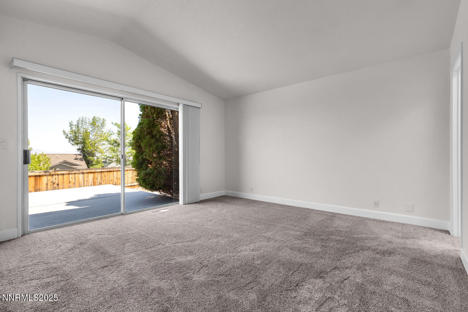 2240 Silver Ridge Dr Reno NV-large-019-0