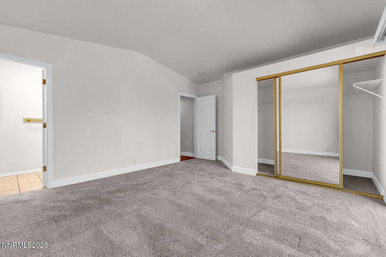 2240 Silver Ridge Dr Reno NV-large-020-0