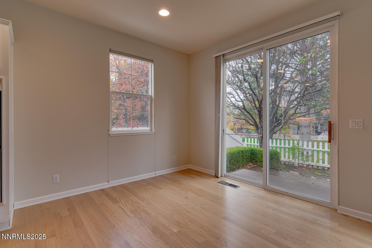 1150 Brookhollow Ln Reno NV-large-015-02