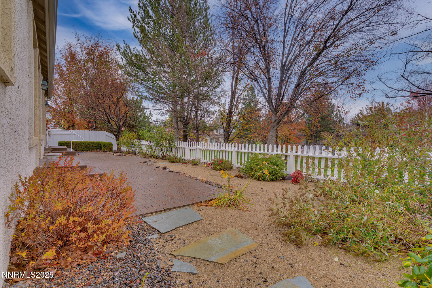 1150 Brookhollow Ln Reno NV-large-019-02