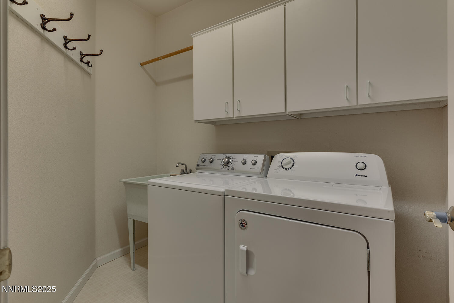 1150 Brookhollow Ln Reno NV-large-020-02