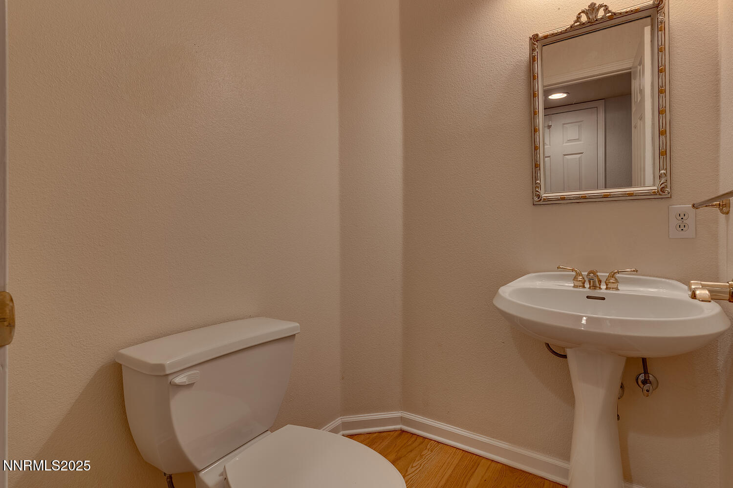 1150 Brookhollow Ln Reno NV-large-025-01