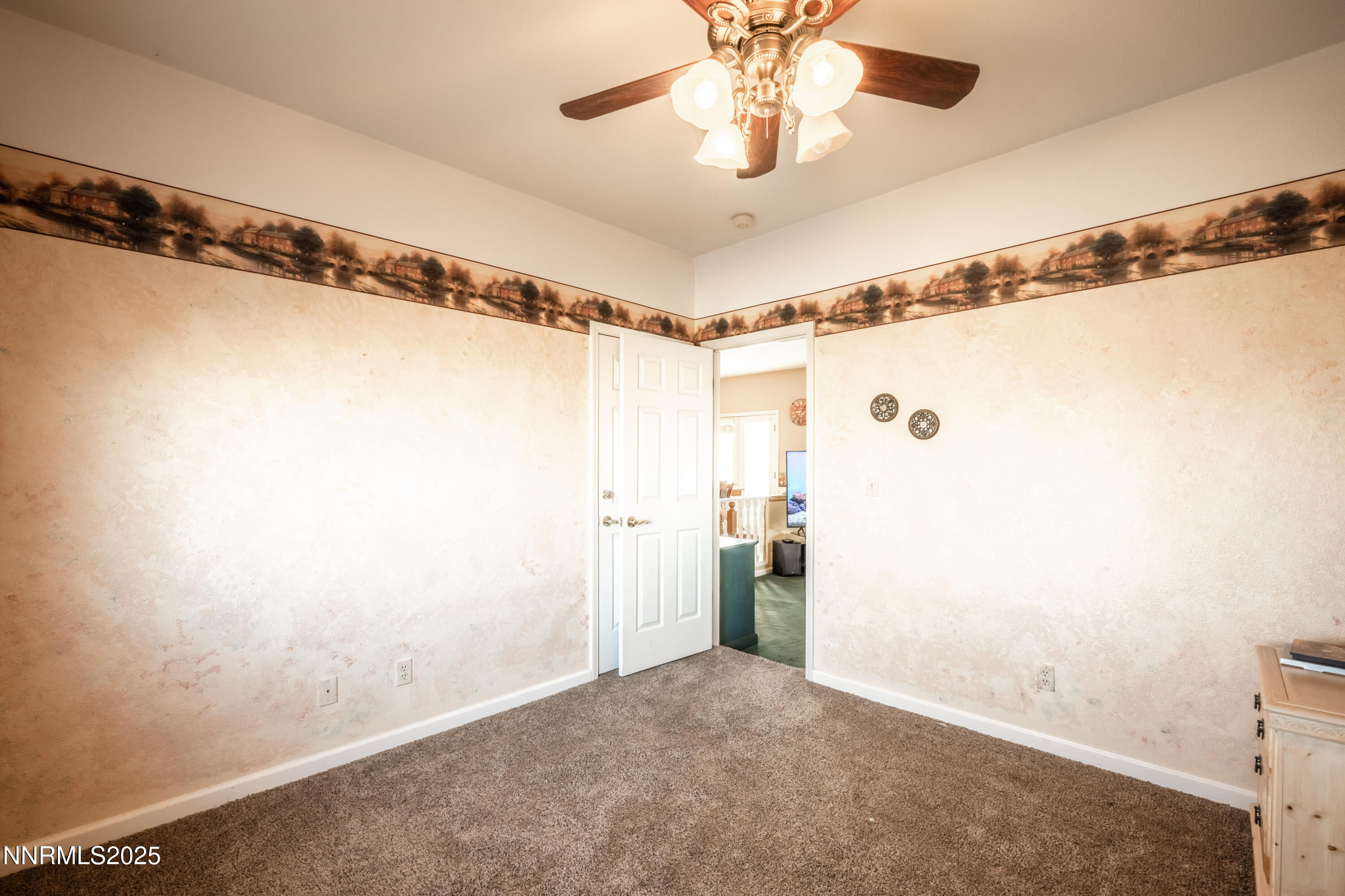 955 Carol way downstair bedroom