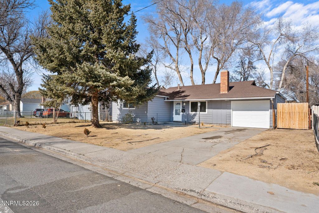 Photo of 14 E Greenbrae Drive, Sparks, NV 89431 (MLS # 260001408)