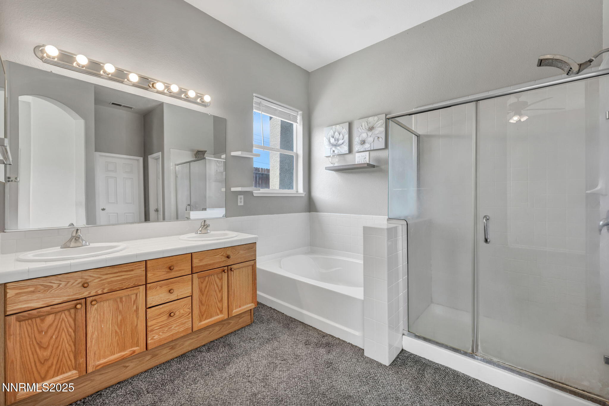 22-web-or-mls-908-jones-way (1)