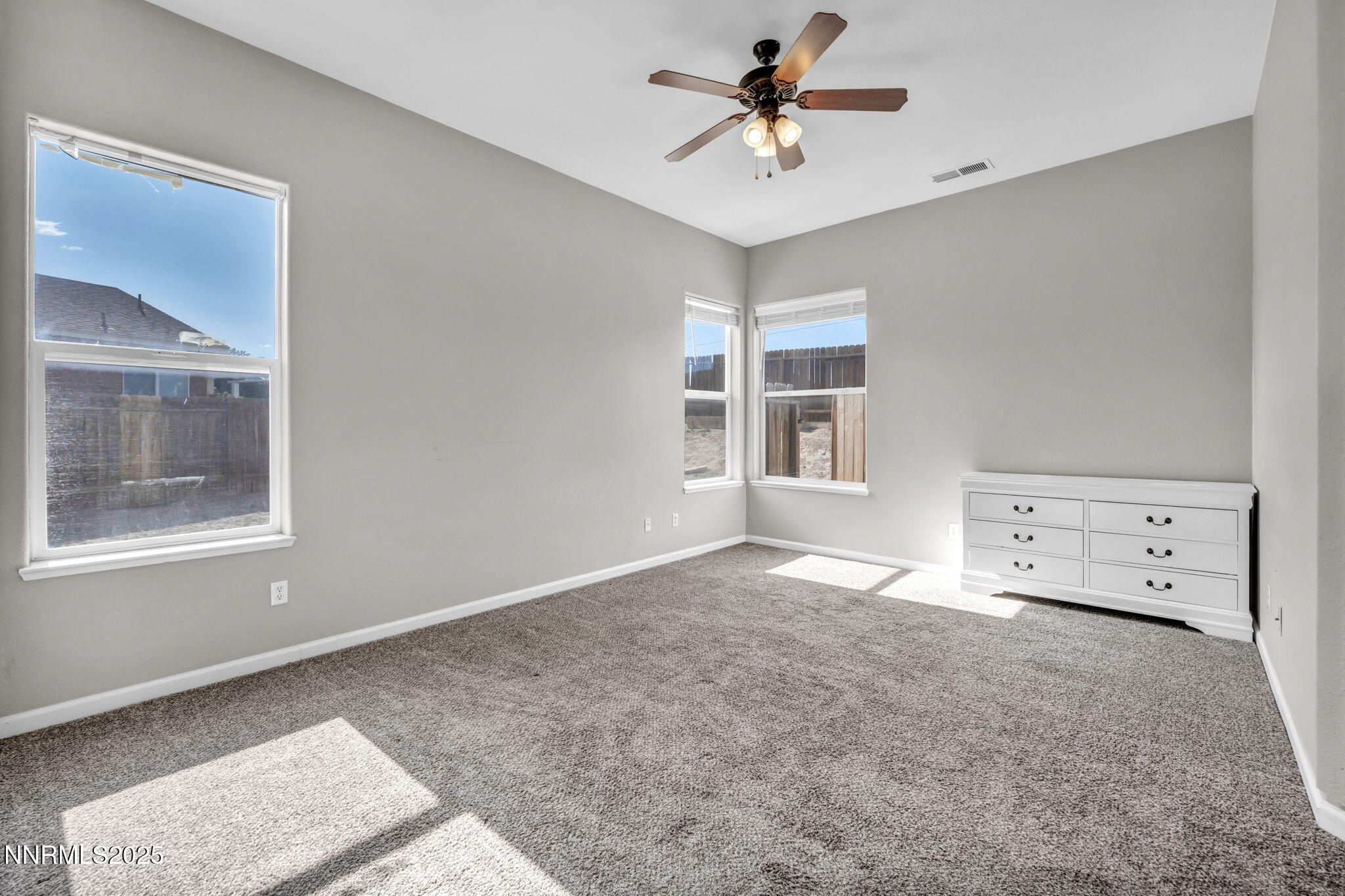 19-web-or-mls-908-jones-way (1)