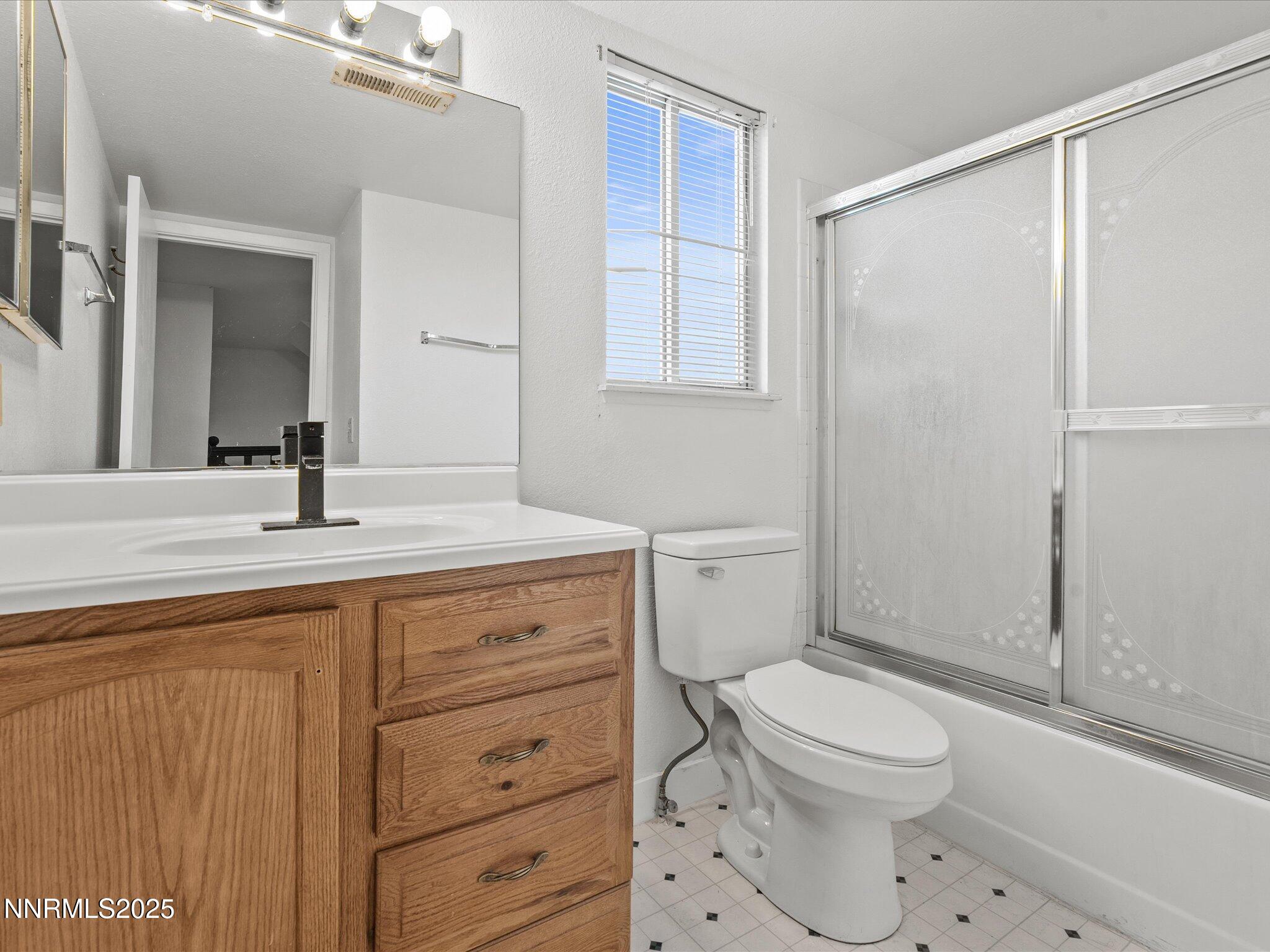 22-7085 Indigo Cir-121