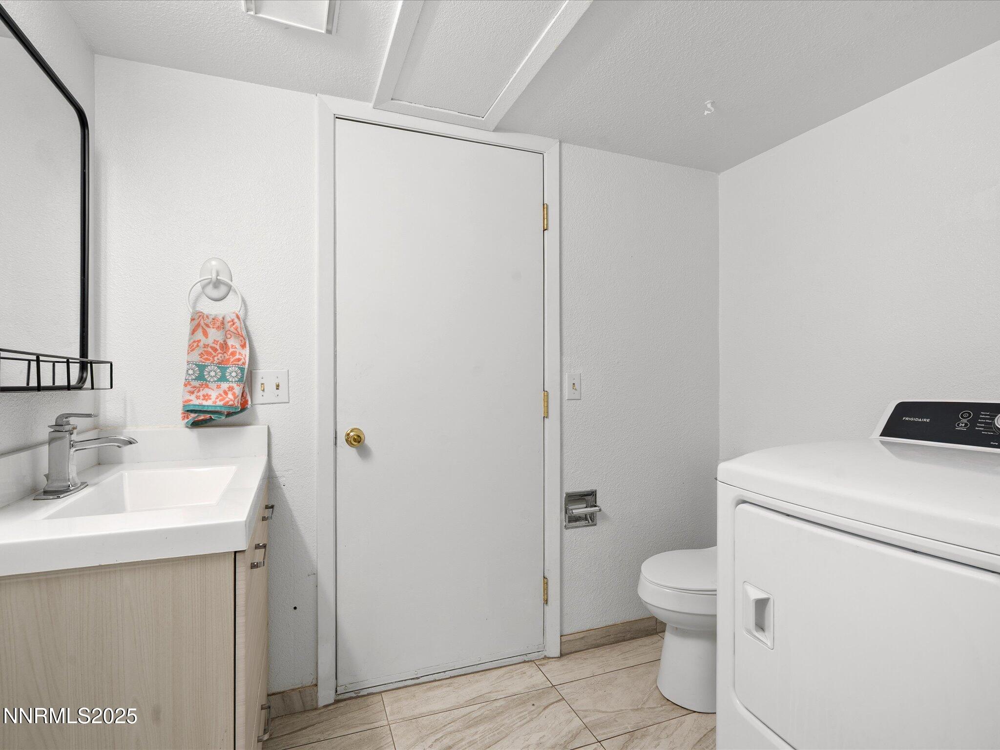 19-7085 Indigo Cir-118