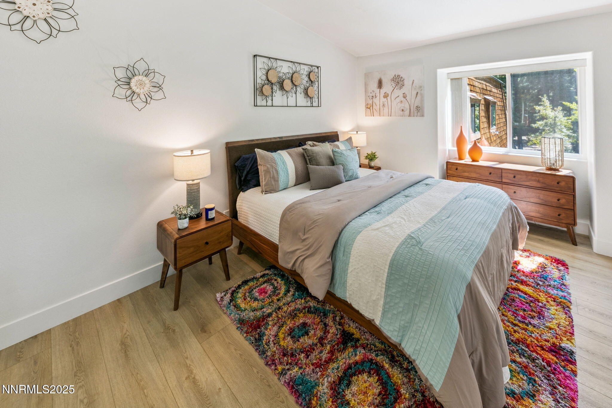 17-web-or-mls-120-country-club-dr-37