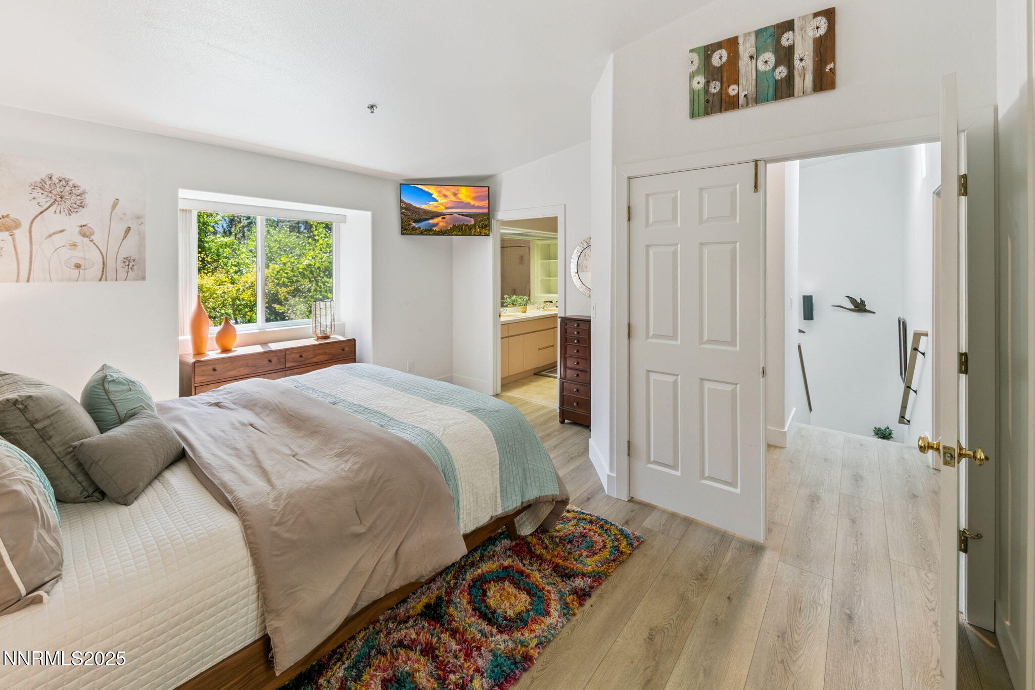 18-web-or-mls-120-country-club-dr-37