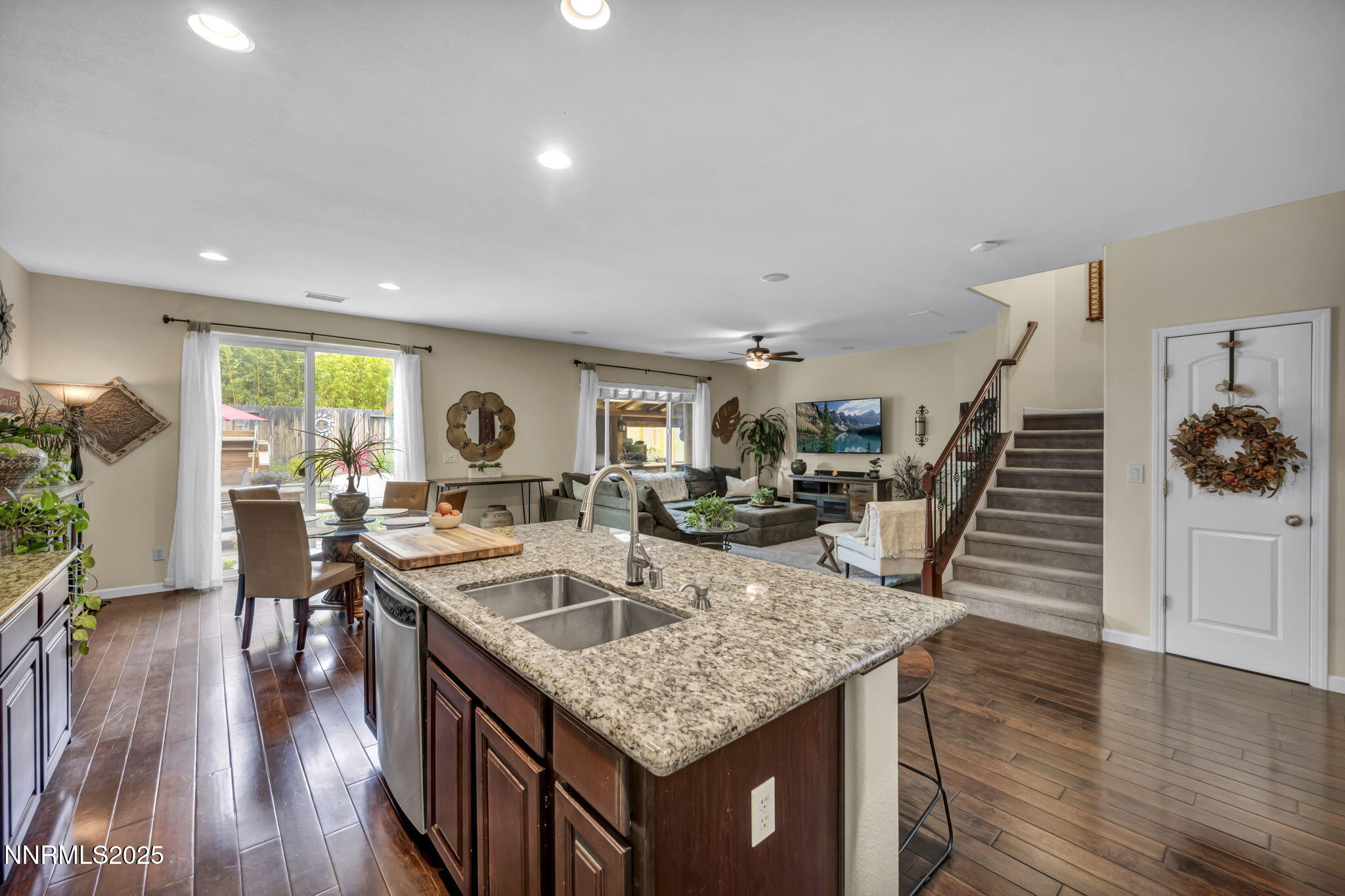 large-019a1788-55cd-700a-ad0c-ff2680d4da