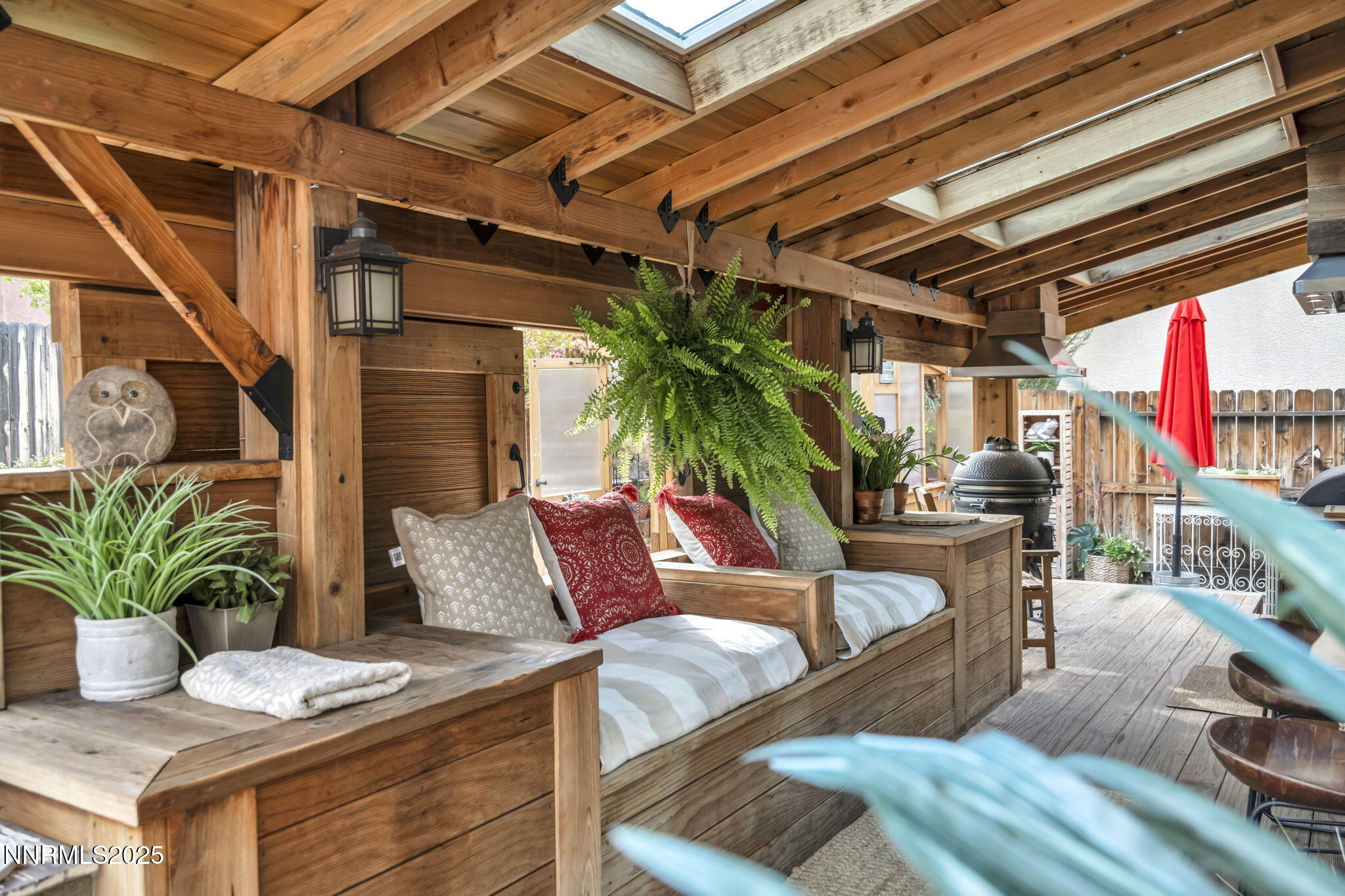 large-019a1788-61ef-731b-8222-aa253a534d