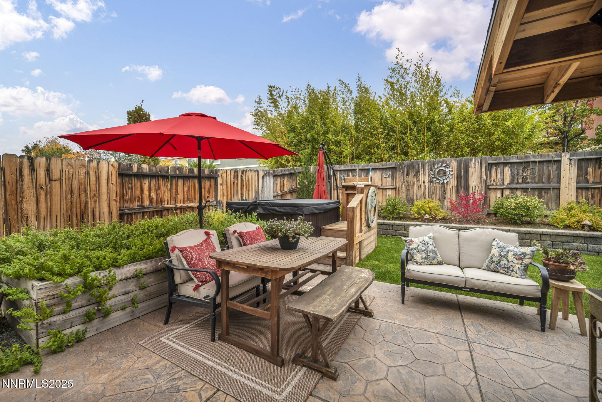 large-019a1788-4b14-73f9-bfaa-dc1165c566