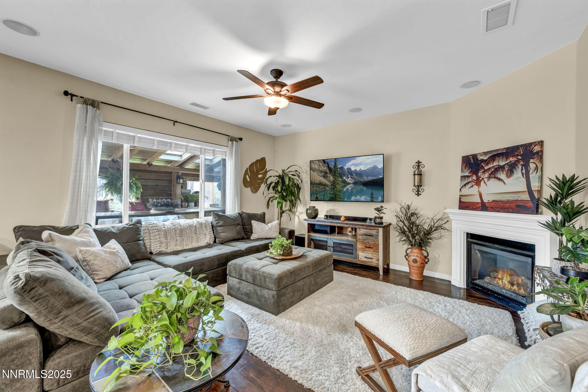 large-019a1788-585d-72f3-bace-bc44968a52