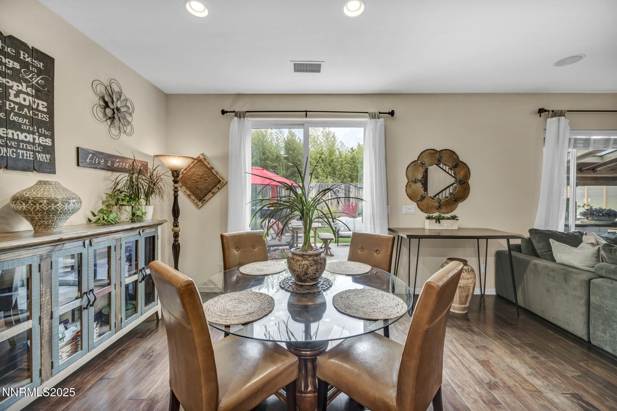 large-019a1788-56cf-7028-bd02-ca138f9446