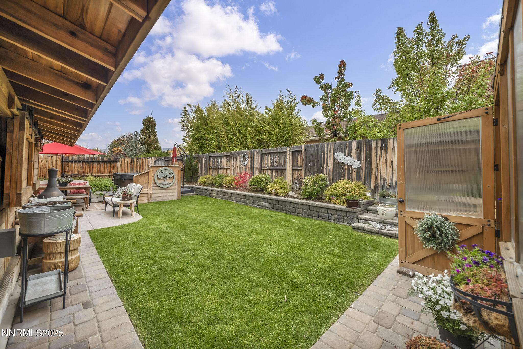 large-019a1788-4e2f-7317-b68c-d3065fd94b