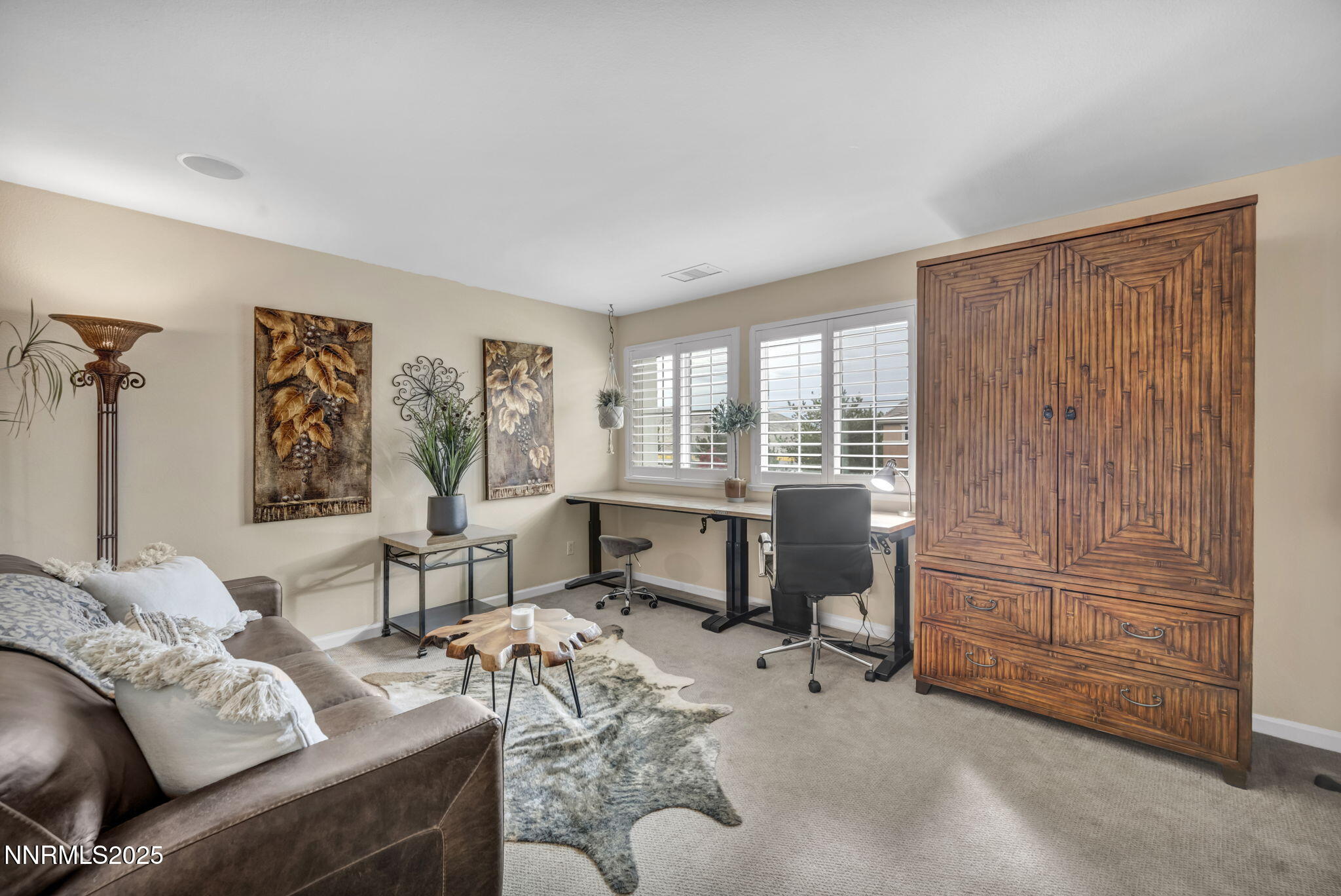 large-019a1788-5eec-7243-b873-1254384bec